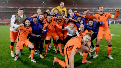 拉菲尼亚本季表现卓越，45球中其功不可没！