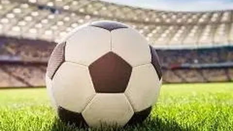 切尔西新赛季客场球衣首度曝光：主色调灰白，红绿条纹垂直点缀