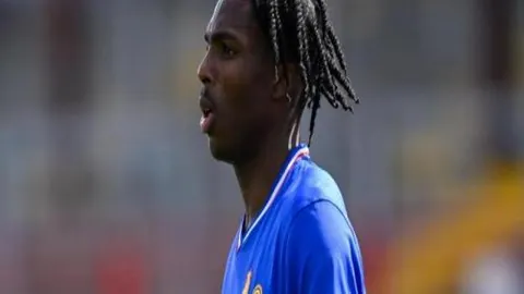 德乙惊魂夜！前日逆袭夺冠，保级生死战数据揭秘，球迷热议不断！